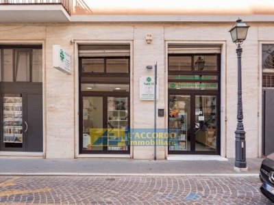 negozio in vendita a Chieti in zona Centro Città