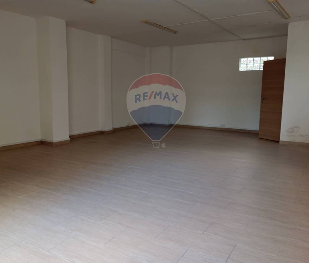 locale commerciale in vendita a Chieti in zona Chieti Scalo