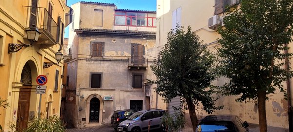 locale commerciale in vendita a Chieti in zona Centro Città