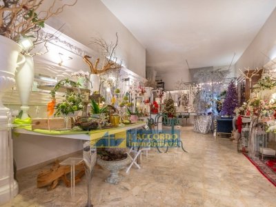 negozio in vendita a Chieti in zona Centro Città