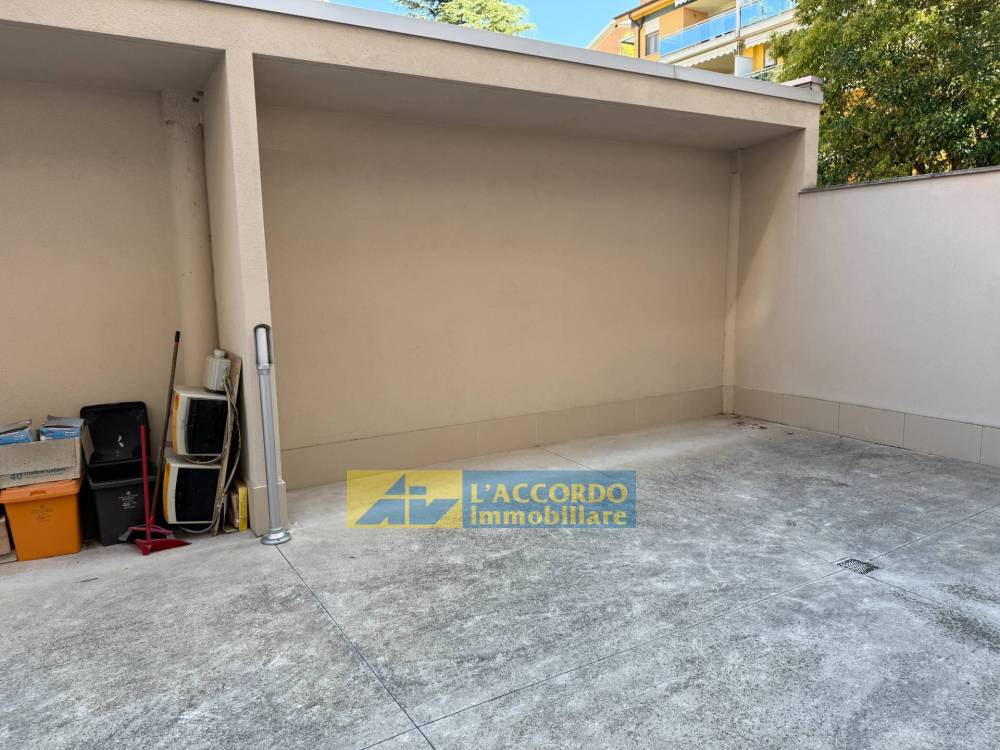 ufficio in vendita a Chieti in zona Chieti Scalo