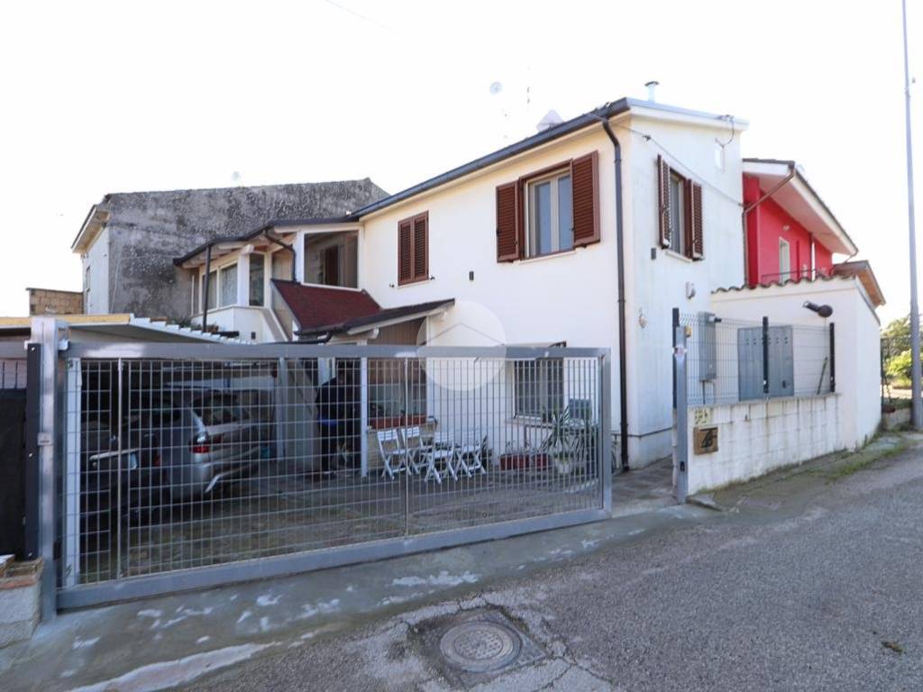 casa indipendente in vendita a Chieti
