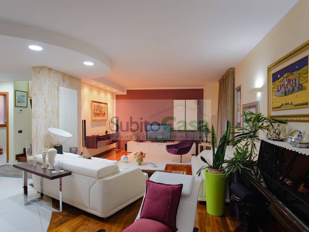 casa indipendente in vendita a Chieti in zona Chieti Scalo