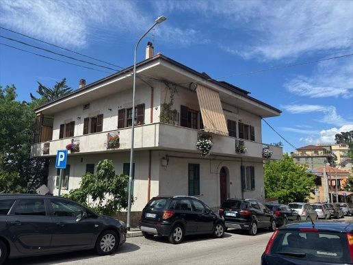 casa indipendente in vendita a Chieti in zona Centro Città