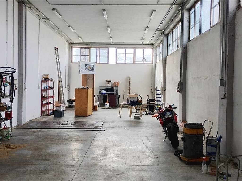 negozio in vendita a Chieti in zona Chieti Scalo