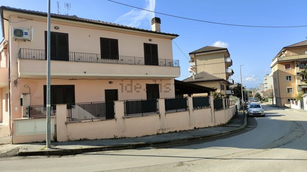 casa indipendente in vendita a Chieti in zona Chieti Scalo