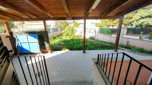 casa indipendente in vendita a Chieti in zona Chieti Scalo