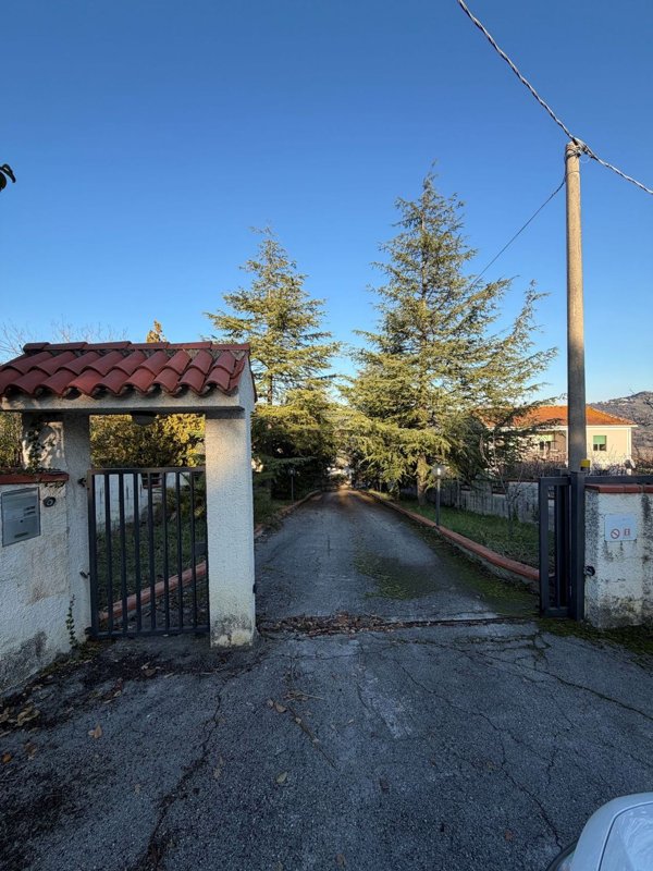 casa indipendente in vendita a Chieti in zona Centro Città