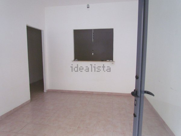 locale commerciale in vendita a Chieti in zona Chieti Scalo