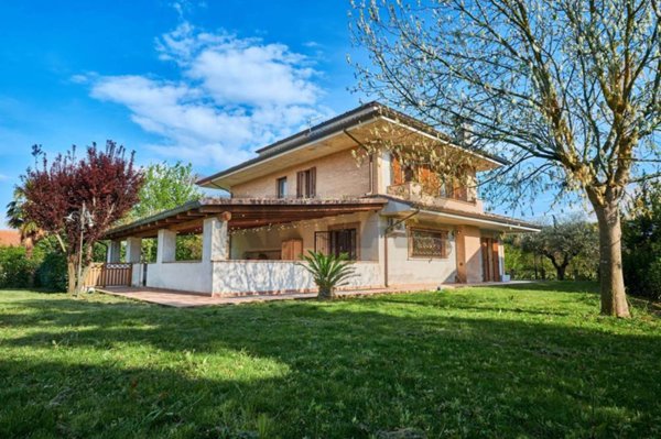 casa indipendente in vendita a Chieti in zona Brecciarola