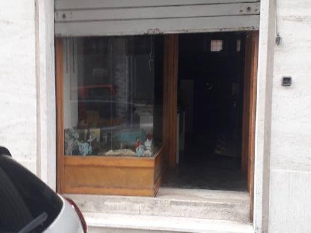 negozio in vendita a Chieti in zona Centro Città