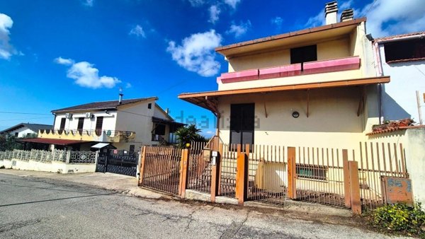 casa indipendente in vendita a Chieti in zona Villaggio del Fanciullo