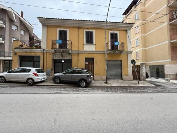 casa indipendente in vendita a Chieti in zona Centro Città