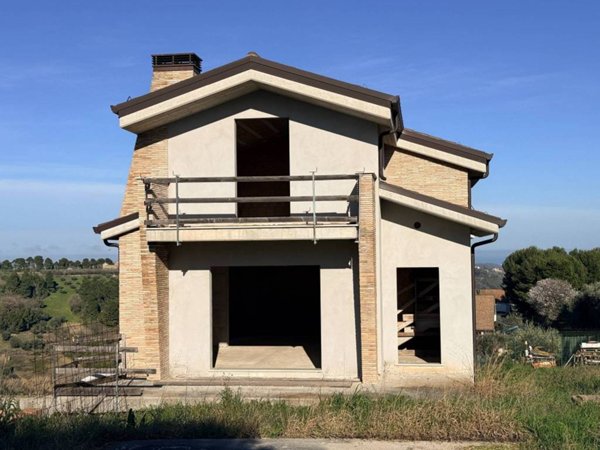 casa indipendente in vendita a Chieti in zona Chieti Scalo