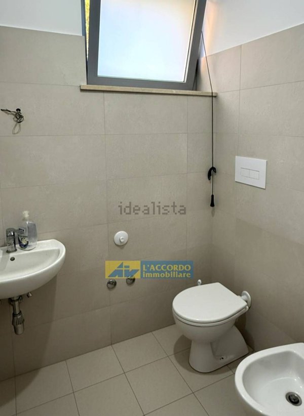 ufficio in vendita a Chieti in zona Chieti Scalo