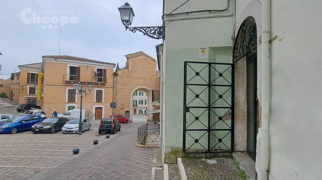 negozio in vendita a Chieti in zona Centro Città