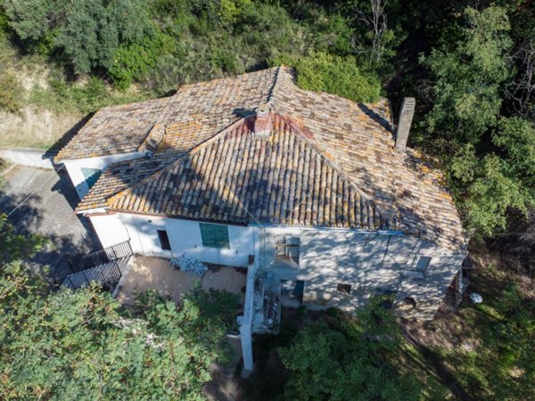 casa indipendente in vendita a Chieti in zona Tricalle