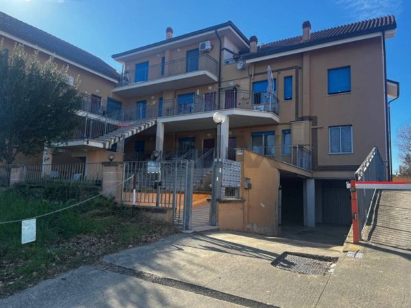 locale di sgombero in vendita a Chieti