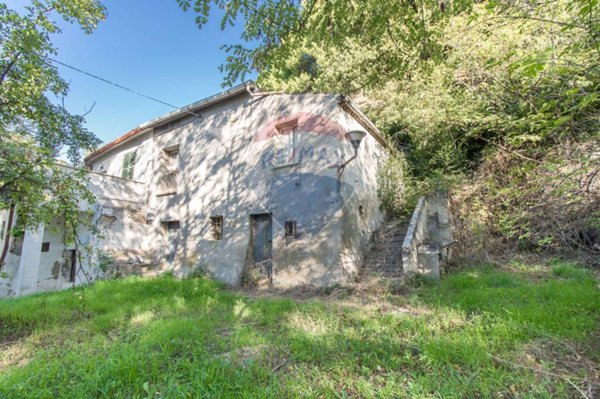casa indipendente in vendita a Chieti in zona Villa Obletter