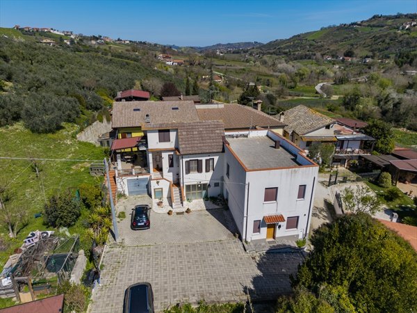 casa indipendente in vendita a Chieti in zona La Torre