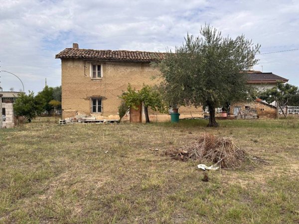 casa indipendente in vendita a Chieti in zona Chieti Scalo