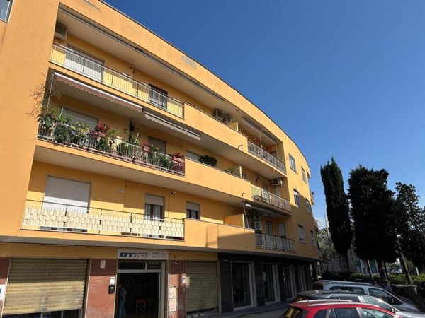 locale commerciale in vendita a Chieti in zona Chieti Scalo