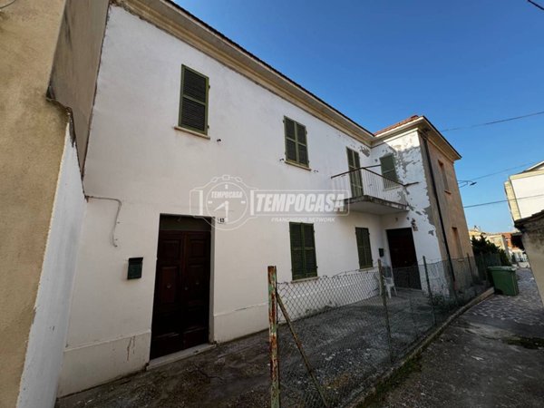 casa indipendente in vendita a Chieti