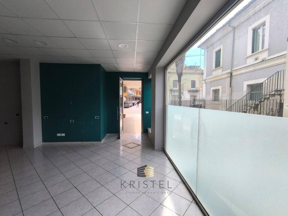 locale commerciale in vendita a Chieti in zona Centro Città
