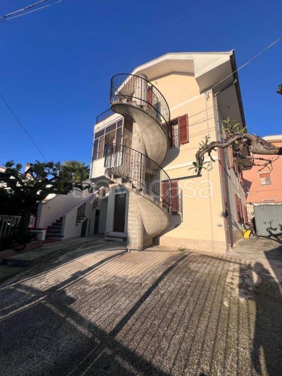 casa indipendente in vendita a Chieti in zona Chieti Scalo