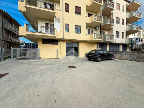 locale commerciale in vendita a Chieti in zona Chieti Scalo