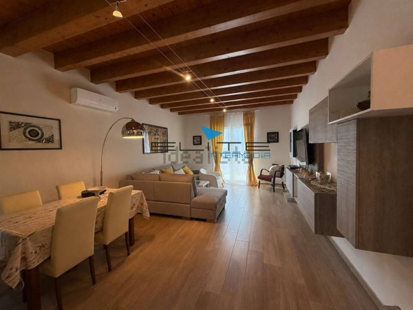 casa indipendente in vendita a Chieti in zona Tricalle