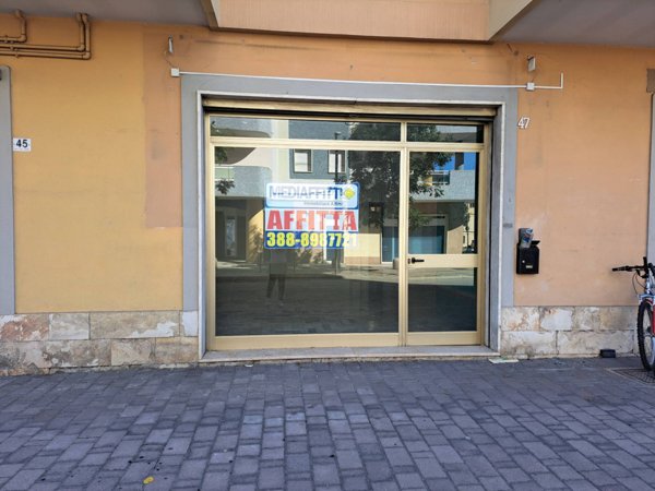 locale commerciale in vendita a Chieti in zona Chieti Scalo