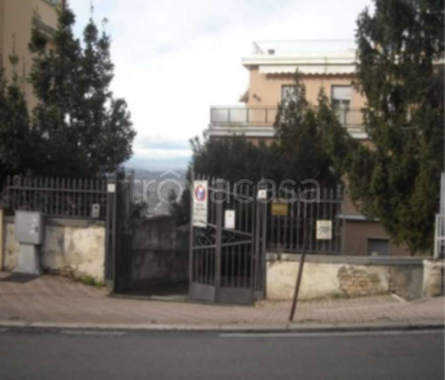 ufficio in vendita a Chieti in zona Madonna degli Angeli