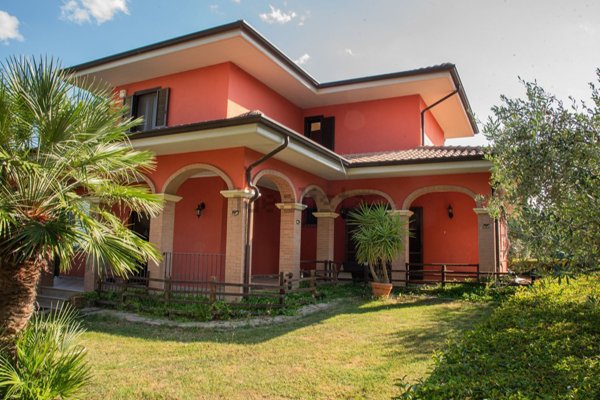 casa indipendente in vendita a Chieti in zona Villaggio del Fanciullo