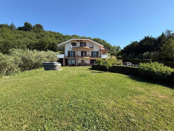 casa indipendente in vendita a Chieti in zona Colle San Paolo