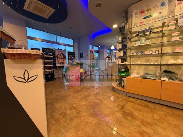 locale commerciale in vendita a Chieti in zona Chieti Scalo