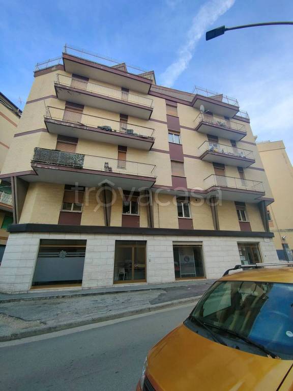 locale commerciale in vendita a Chieti in zona Chieti Scalo