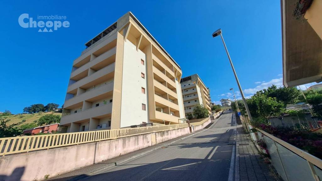 appartamento in vendita a Chieti in zona Colle dell'Ara