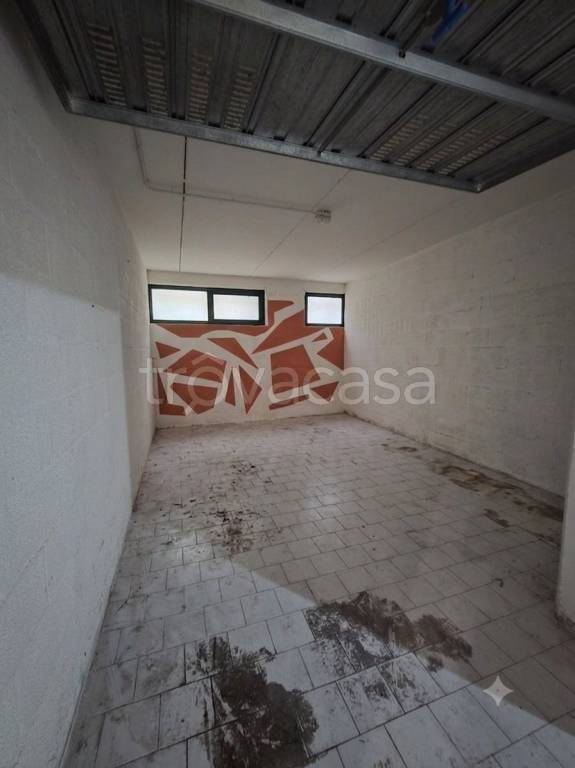 locale di sgombero in vendita a Chieti in zona Tricalle