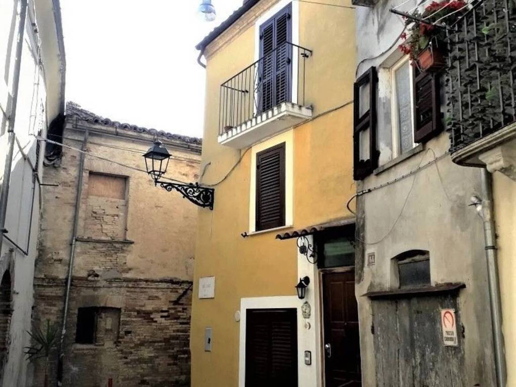 casa indipendente in vendita a Chieti in zona Centro Città