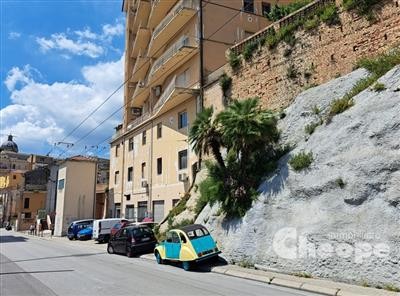 locale commerciale in vendita a Chieti in zona Centro Città
