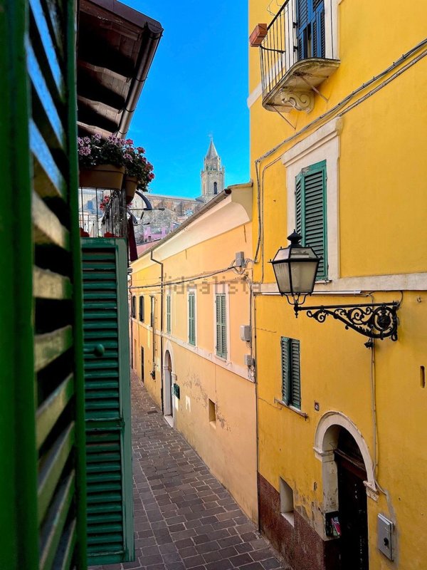 casa indipendente in vendita a Chieti in zona Centro Città