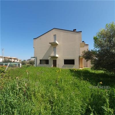 casa indipendente in vendita a Chieti
