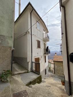 casa indipendente in vendita a Civitaluparella