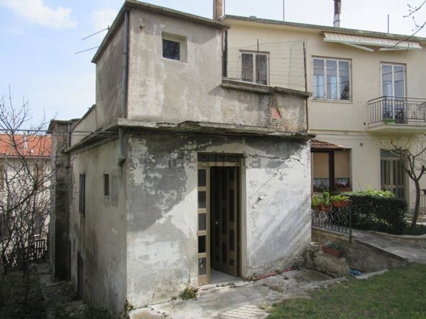 pentavano in vendita a Civitella Messer Raimondo