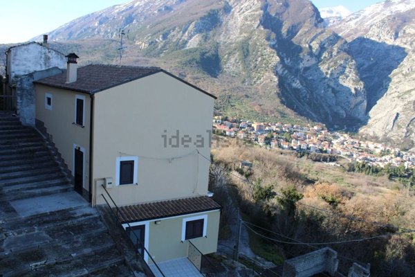 casa indipendente in vendita a Civitella Messer Raimondo in zona La Selva