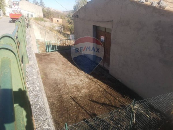 casa indipendente in vendita a Colledimacine