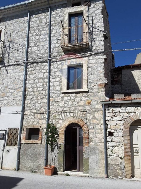 casa indipendente in vendita a Colledimacine