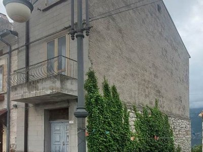casa indipendente in vendita a Colledimacine