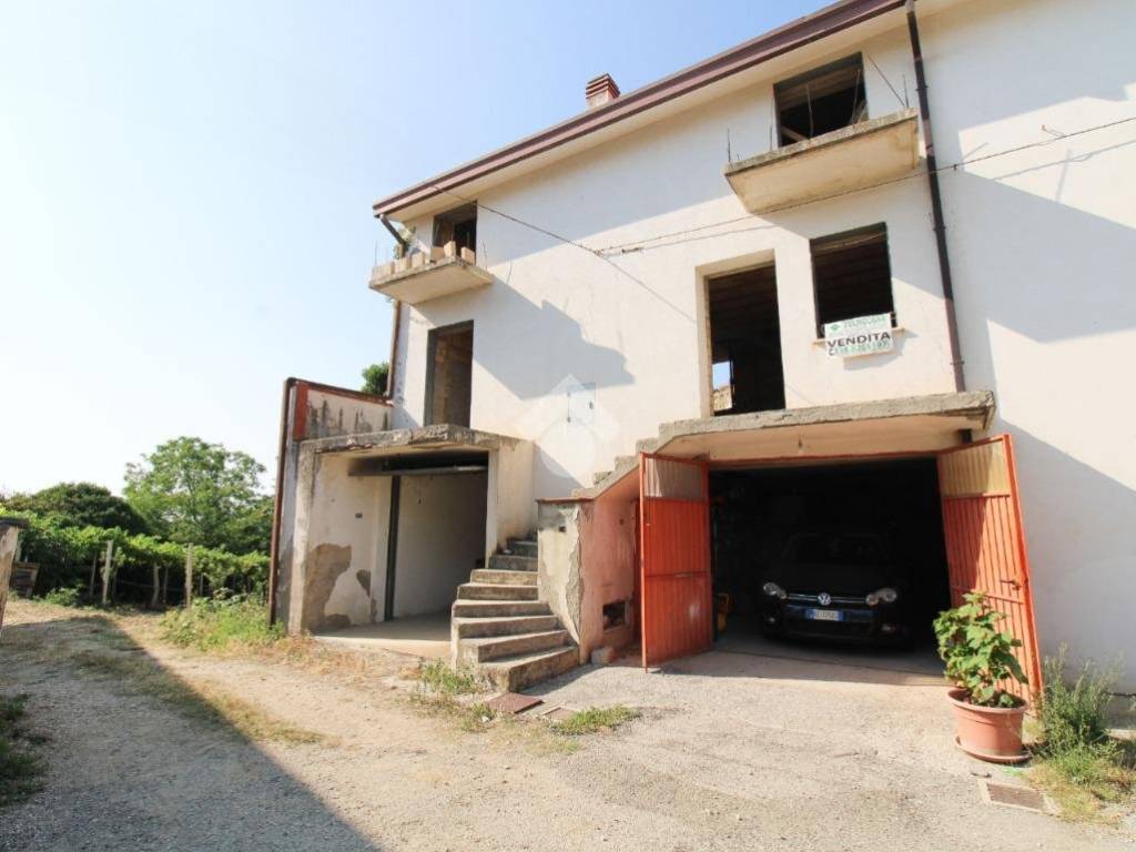 casa indipendente in vendita a Crecchio in zona Villa Selciaroli